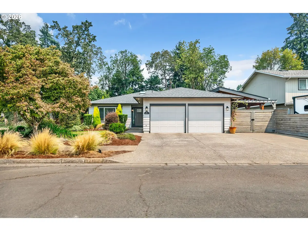 1121 Lorella Ave, Eugene, OR 97401 - #1