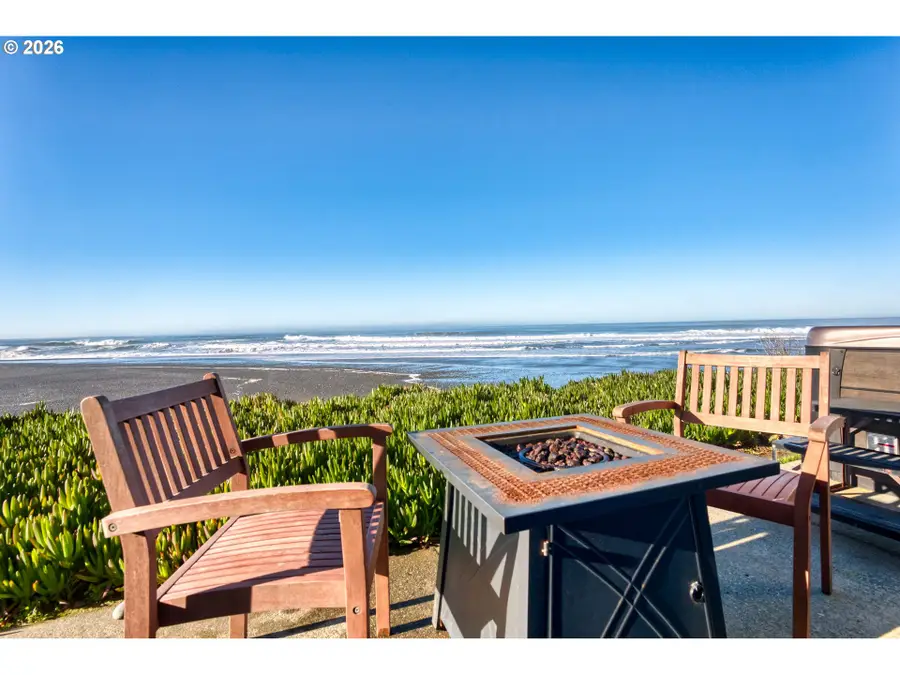 28986 Vizcaino Ct, Gold Beach, OR 97444 - #3