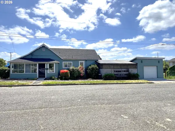 432 Cedar St, MyrtlePoint, OR 97458