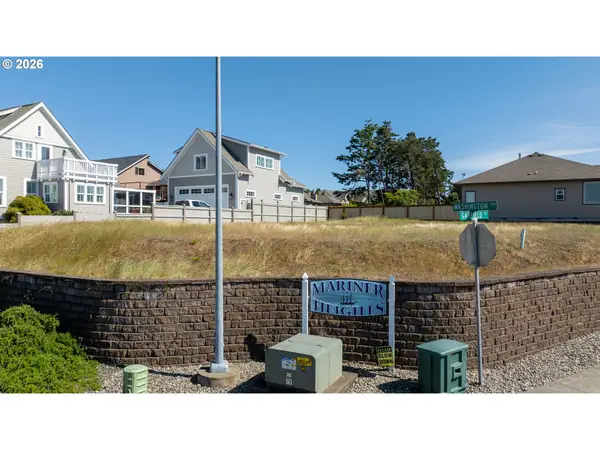 2115 Garfield St, NorthBend, OR 97459