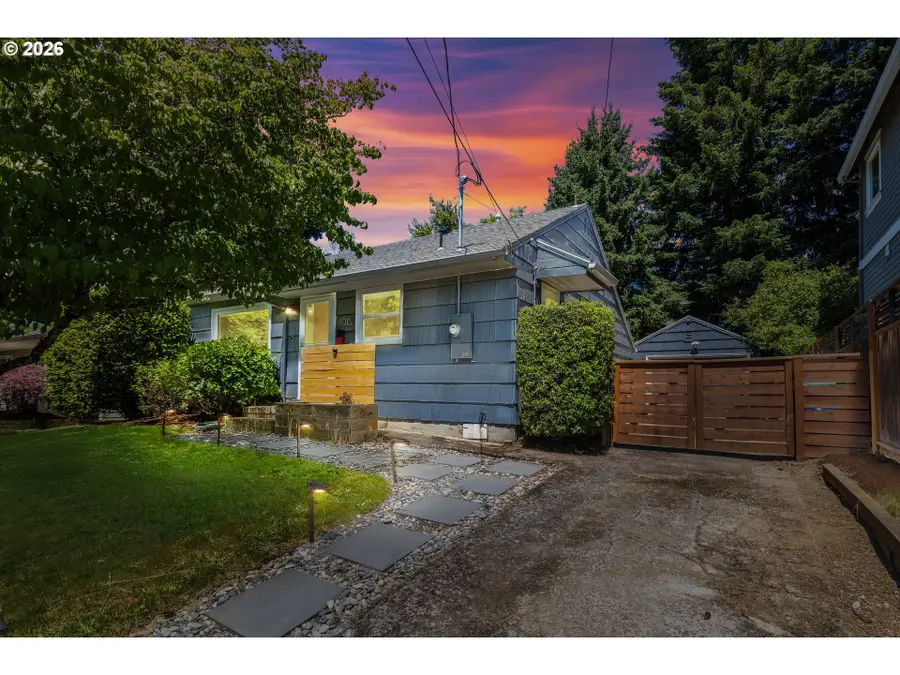 4015 SE Lexington St, Portland, OR 97202 - #2