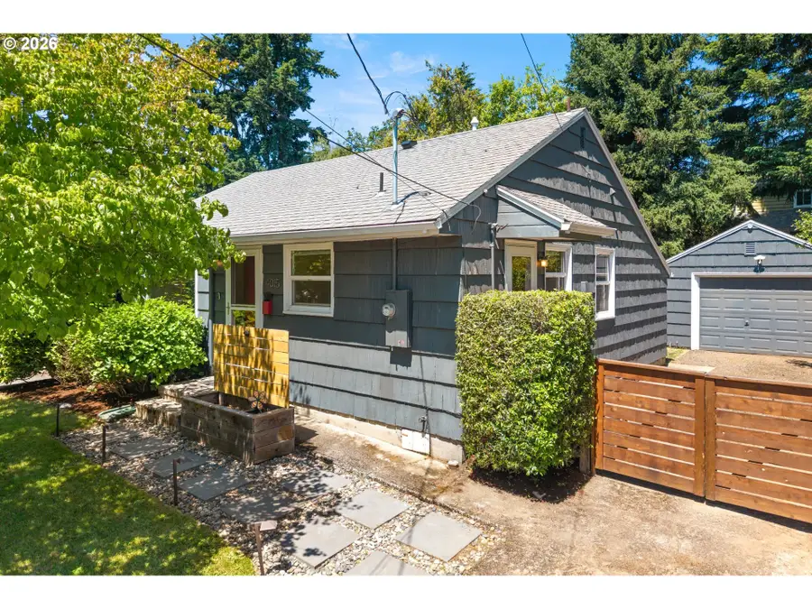 4015 SE Lexington St, Portland, OR 97202 - #3
