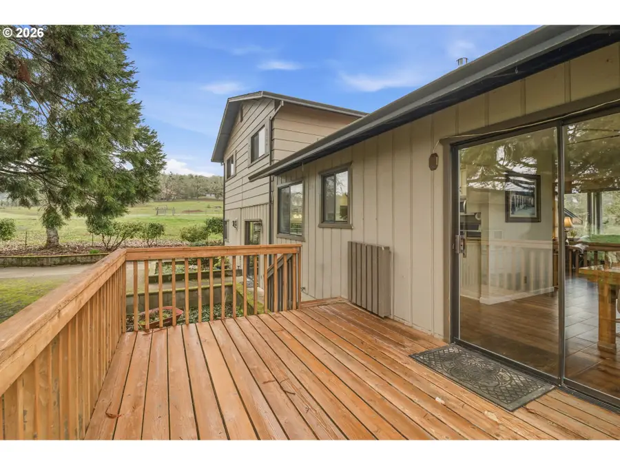 270 Glenwood Ct, Roseburg, OR 97471 - #3