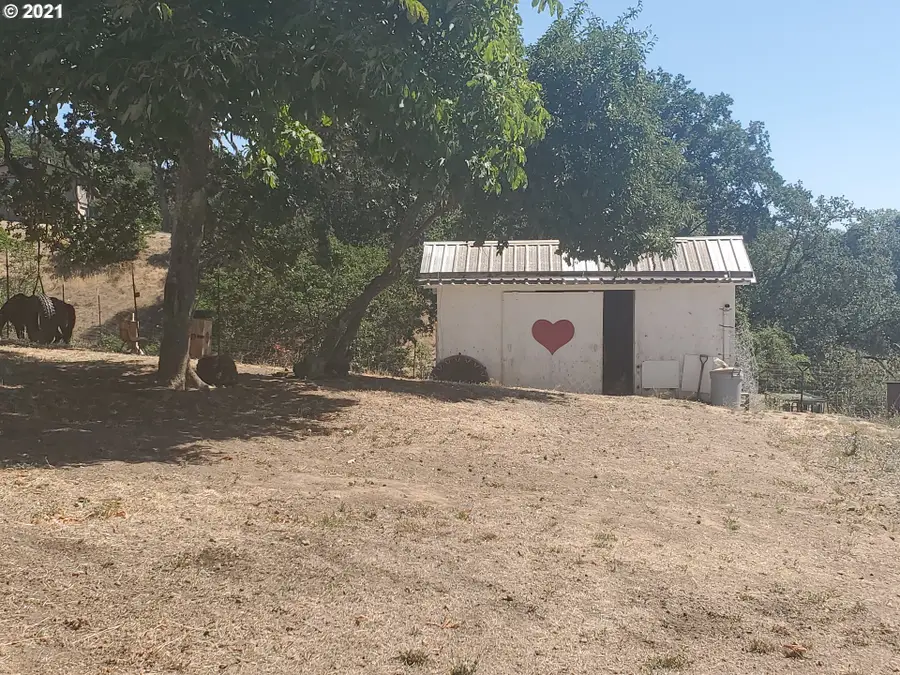 4341 Happy Valley Rd, Roseburg, OR 97471 - #2