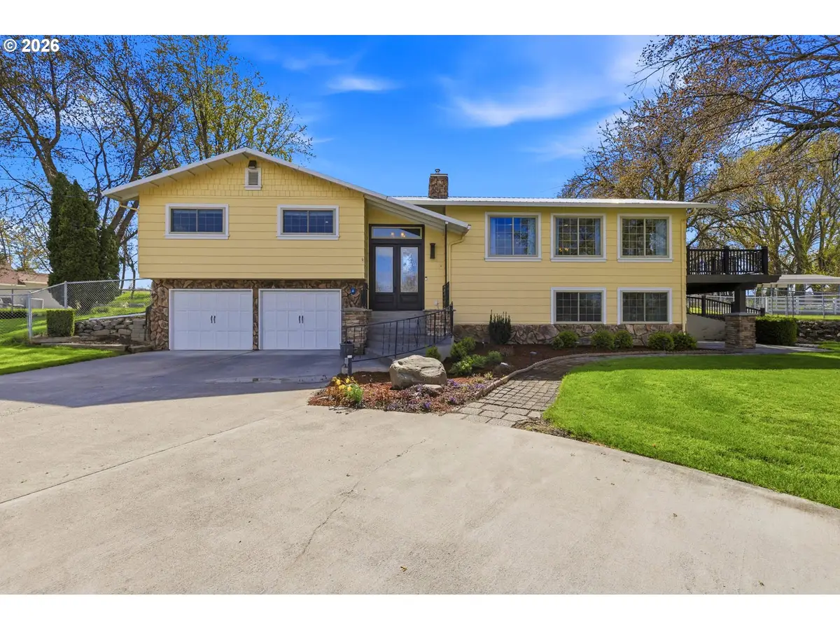 1290 E Highland Ave, Hermiston, OR 97838 - #1