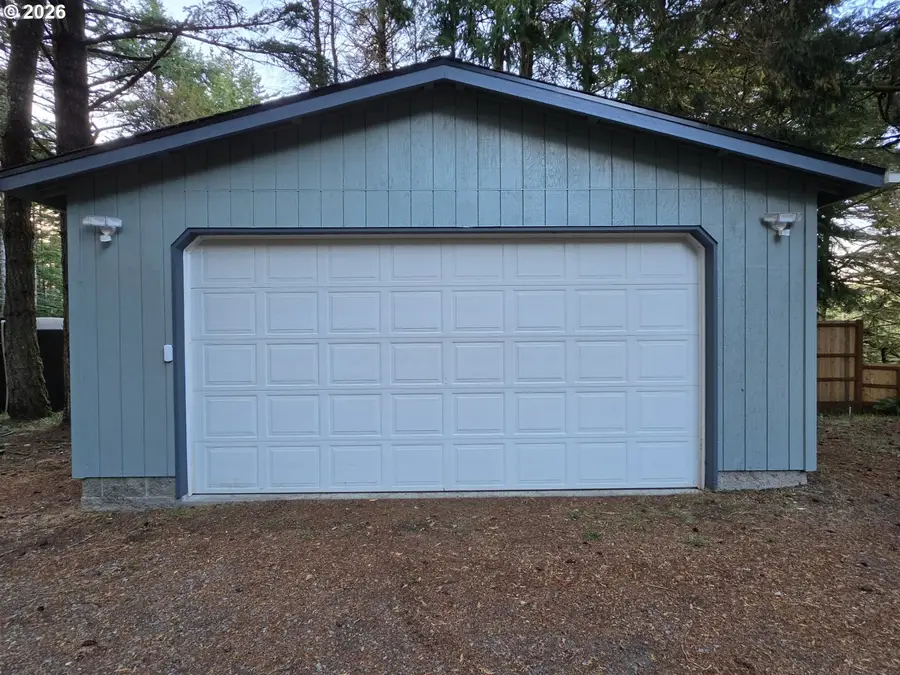 42371 Parkwood Dr, Port Orford, OR 97465 - #2