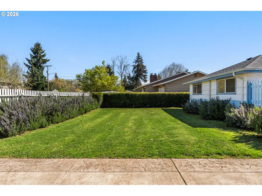 2956 Willakenzie Rd, Eugene, OR 97401 - #2