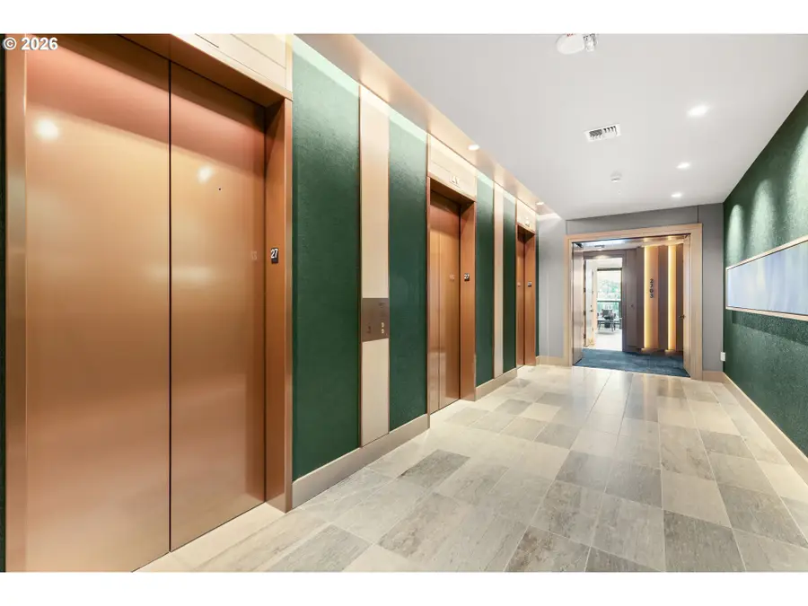 550 SW 10th Ave #2906, Portland, OR 97205 - #2