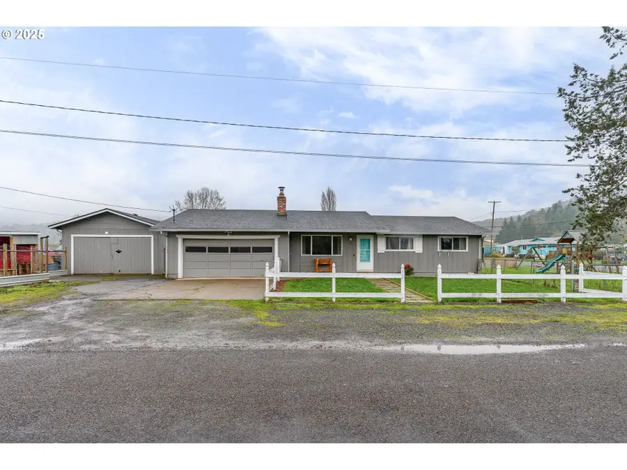 797 NE Yamhill St, Sheridan, OR 97378 - Image #2