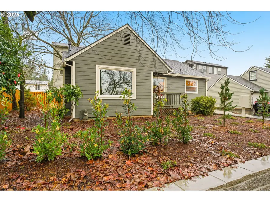 11129 SE Stark St, Portland, OR 97216 - Image #2
