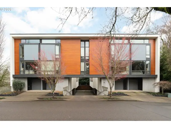 245 SW Meade St, Portland, OR 97201