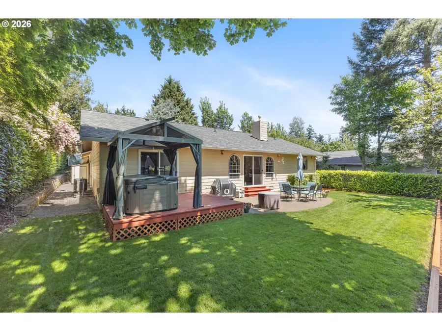 2660 SW Hume Ct, Portland, OR 97219 - #2