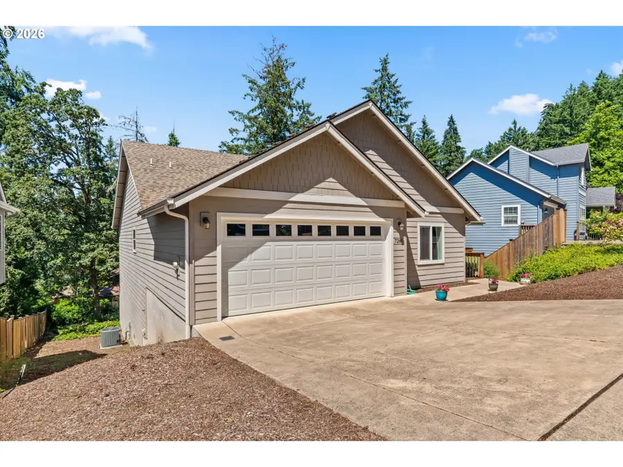 7260 Glacier Dr, Springfield, OR 97478 - #3