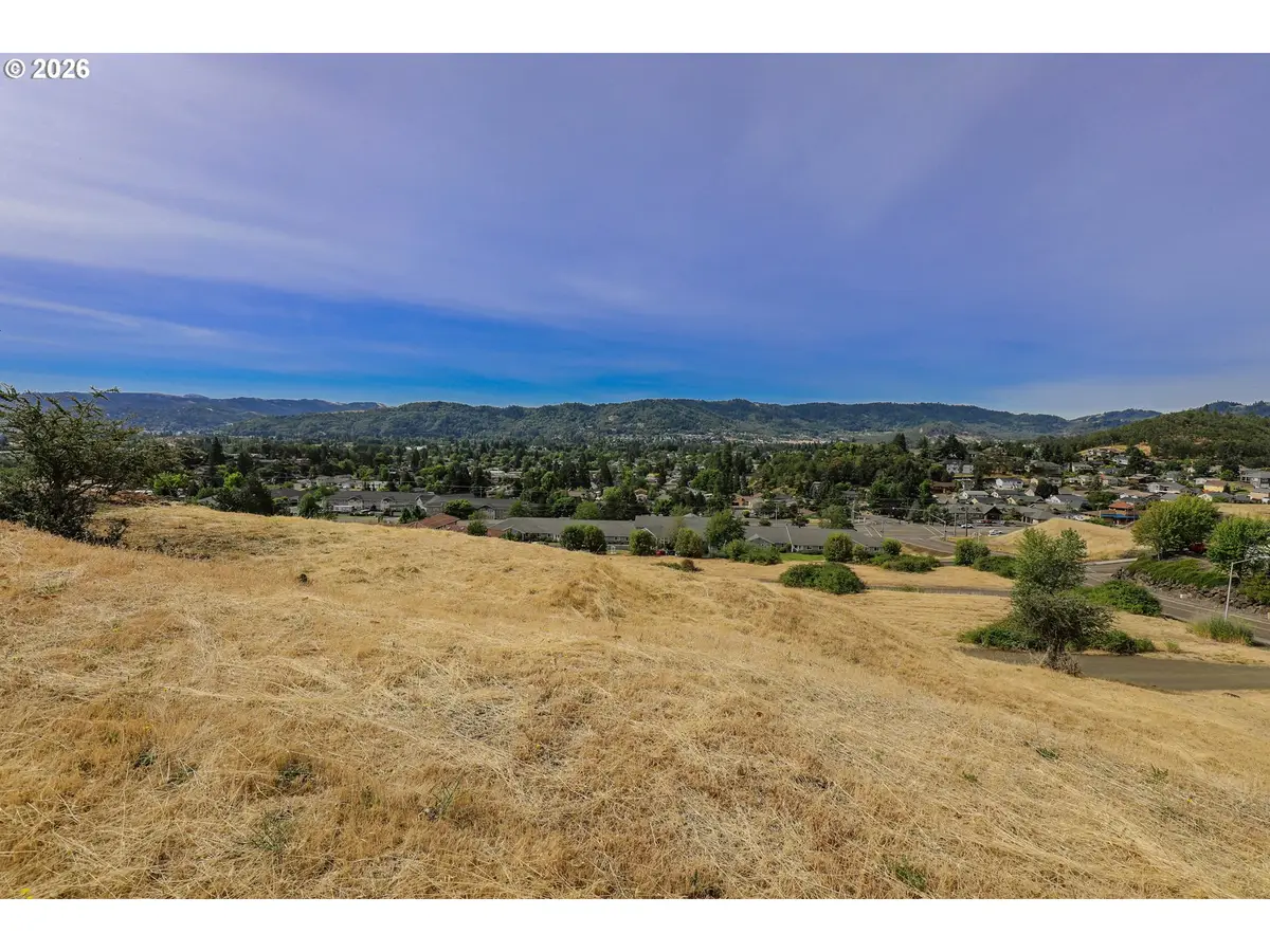 1981 Warewood Terrace Ct, Roseburg, OR 97471 - #1