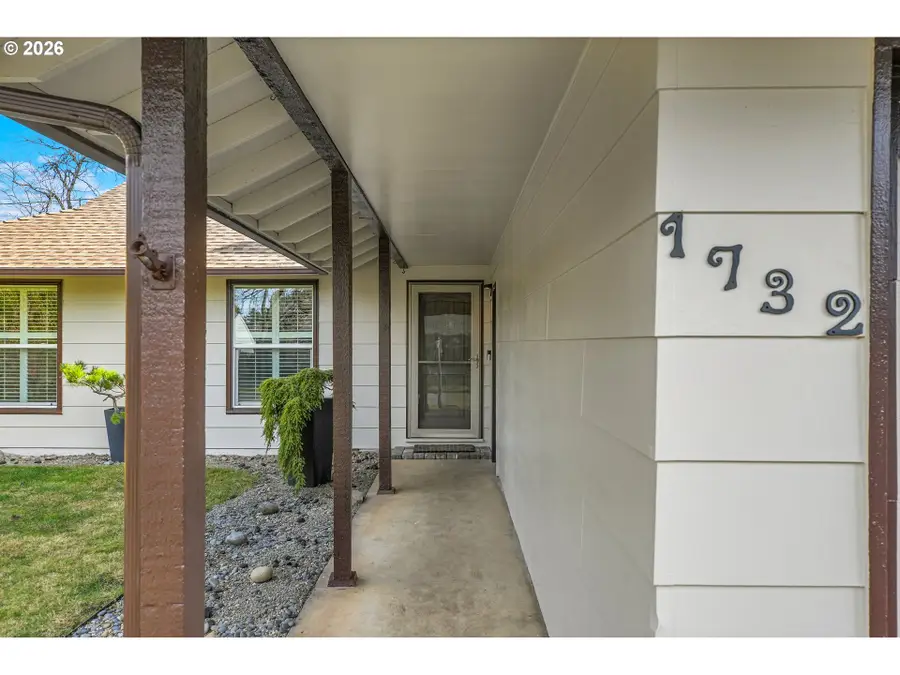 1732 SE 158th Ave, Portland, OR 97233 - Image #2