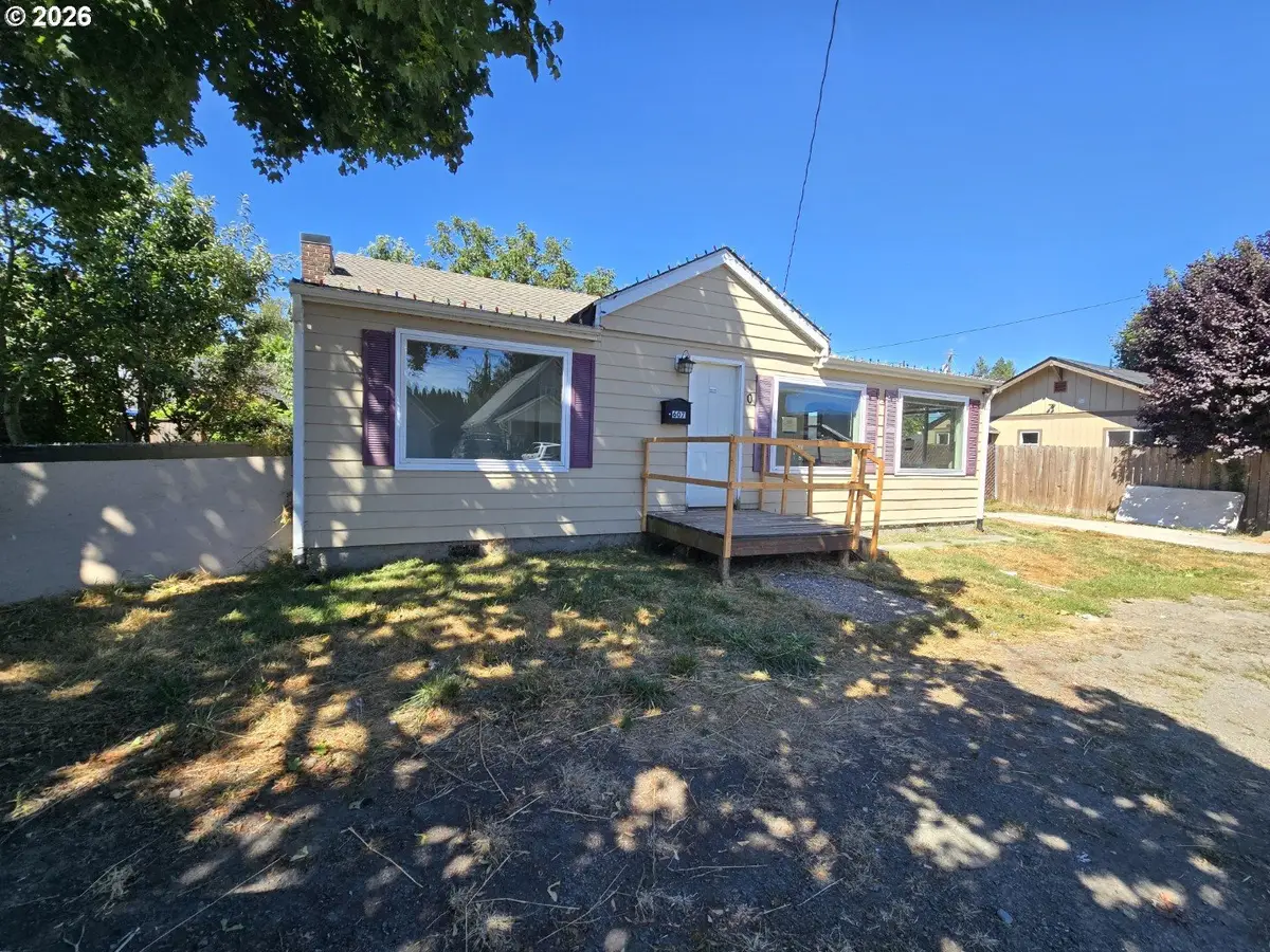 607 S 6th Ave, Kelso, WA 98626 - #1