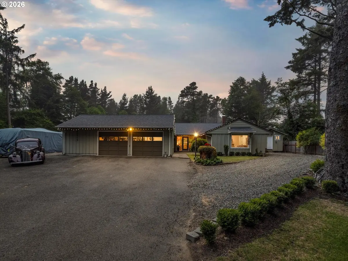 25719 Park Ave, Ocean Park, WA 98640 - #1