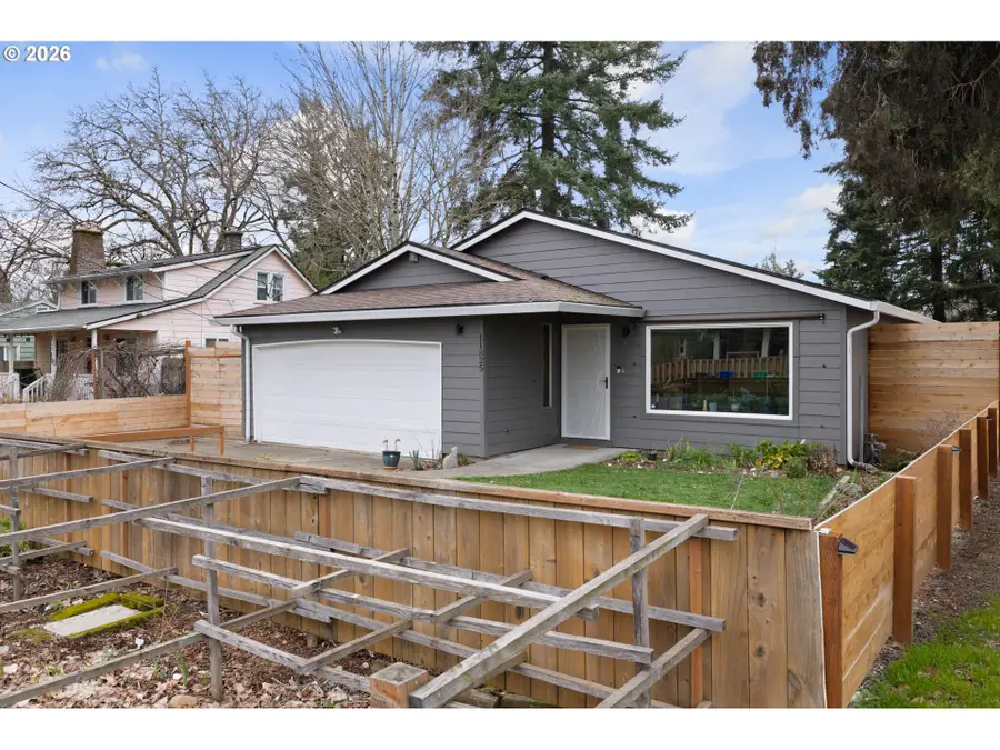 11825 SE Ankeny St, Portland, OR 97216 - #2