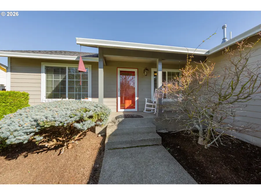 2579 Peachwood Ct, Sutherlin, OR 97479 - #2