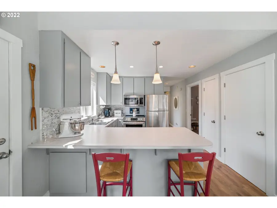 250 N Harbor St, Rockaway Beach, OR 97136 - Image #3