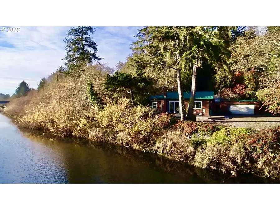 99268 Winchuck River Rd, Brookings, OR 97415 - Image #2