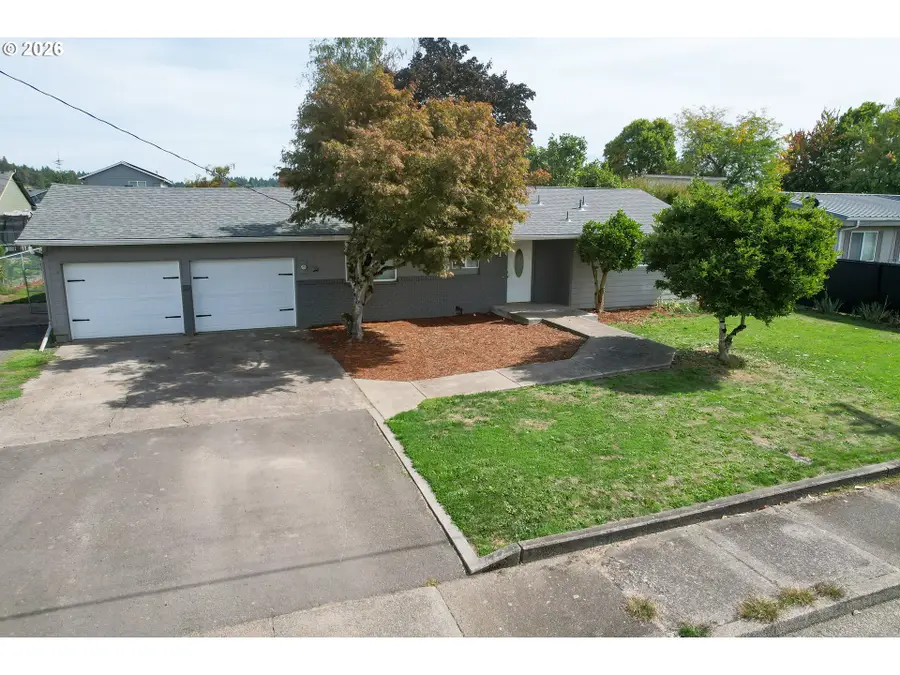 161 N 7th St, Jefferson, OR 97352 - #2