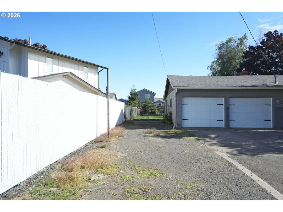 161 N 7th St, Jefferson, OR 97352 - #3