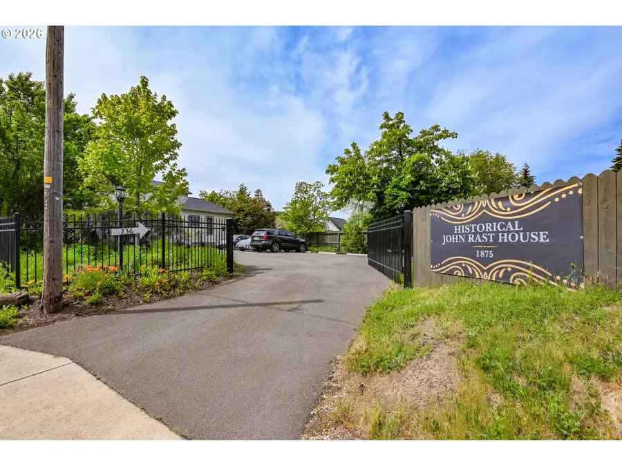 236 SE Stephens St, Roseburg, OR 97470 - #3