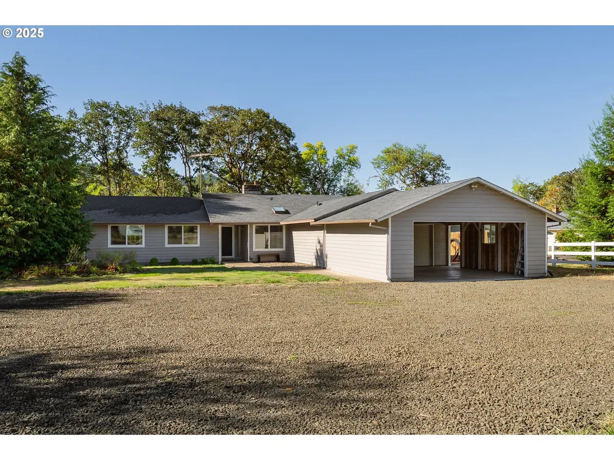 272 Rivershore Dr, Roseburg, OR 97470 - #1