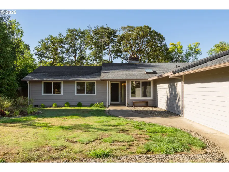 272 Rivershore Dr, Roseburg, OR 97470 - #3