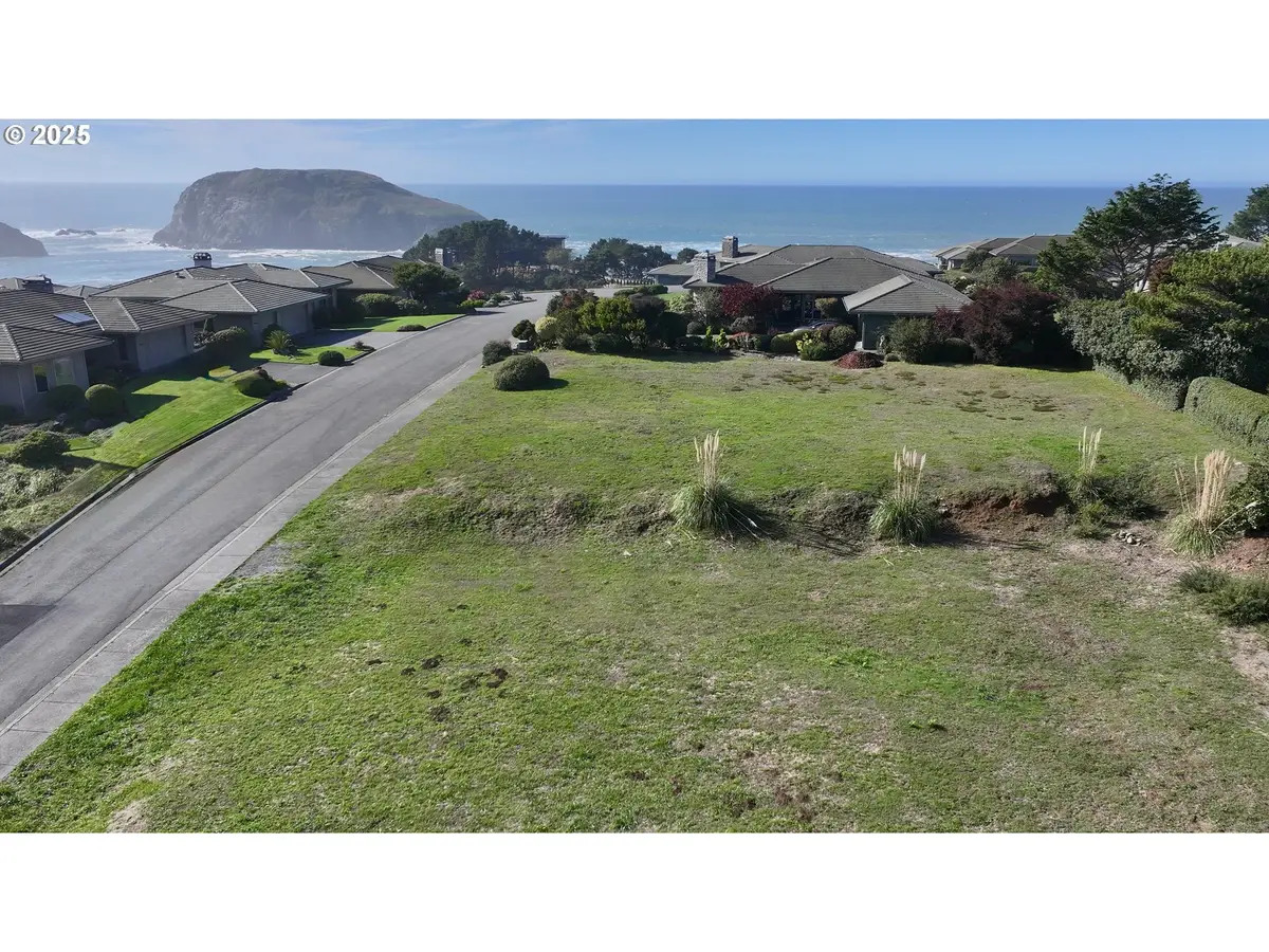 96503 Ridgeway St, Brookings, OR 97415 - Image #1