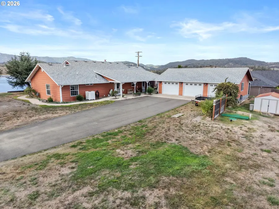 385 Church Rd, Sutherlin, OR 97479 - #2