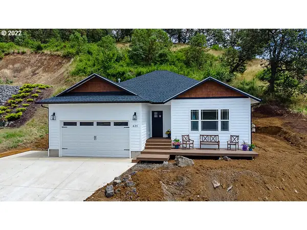 625 NE Cummins St, Roseburg, OR 97470