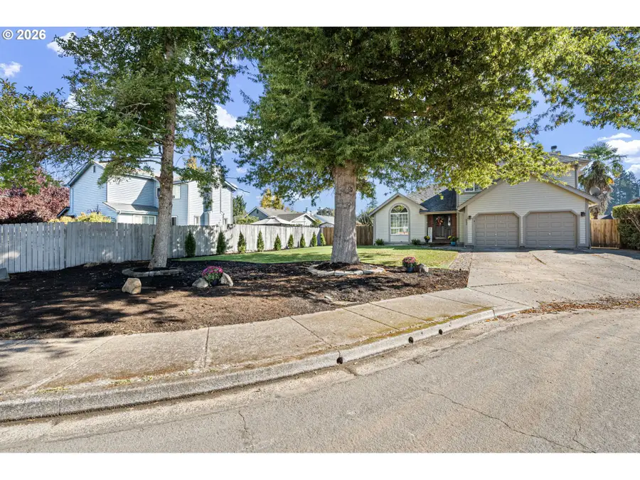 4493 Glacier St, Springfield, OR 97478 - #2