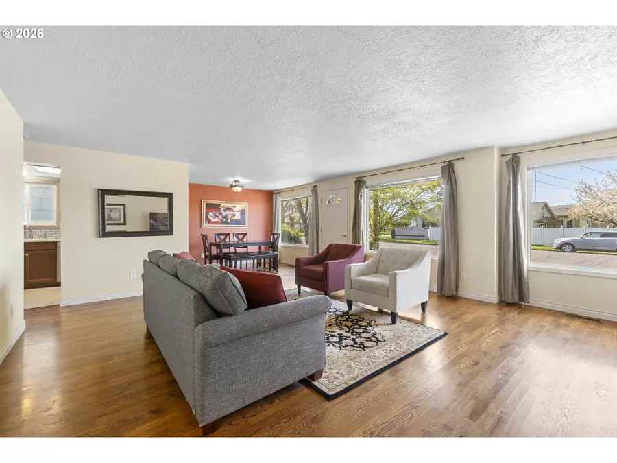 1070 Astor Way, Woodburn, OR 97071 - #2