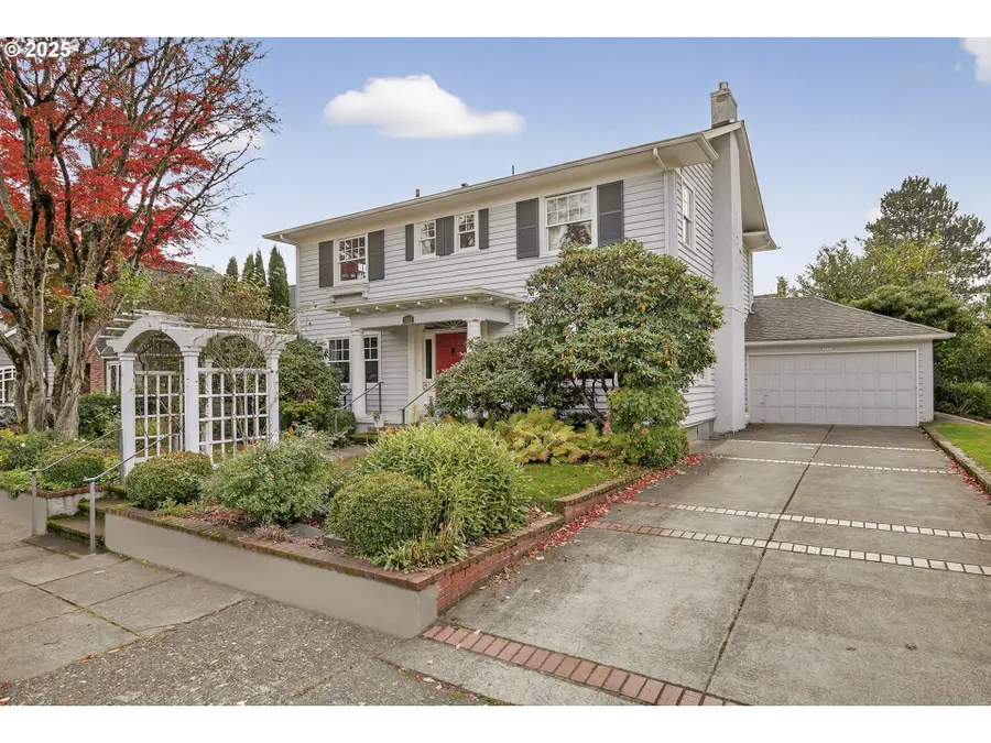 3532 NE Couch St, Portland, OR 97232 - Image #2