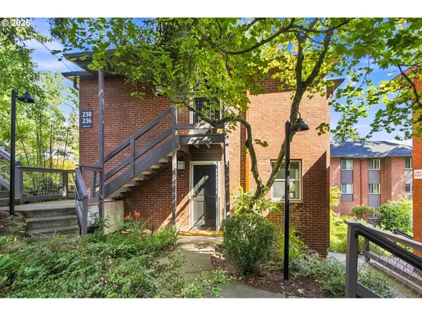 236 Ridgeway Rd #16A, LakeOswego, OR 97034