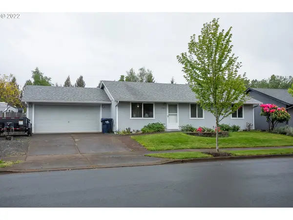 3497 Douglas Dr, Springfield, OR 97478