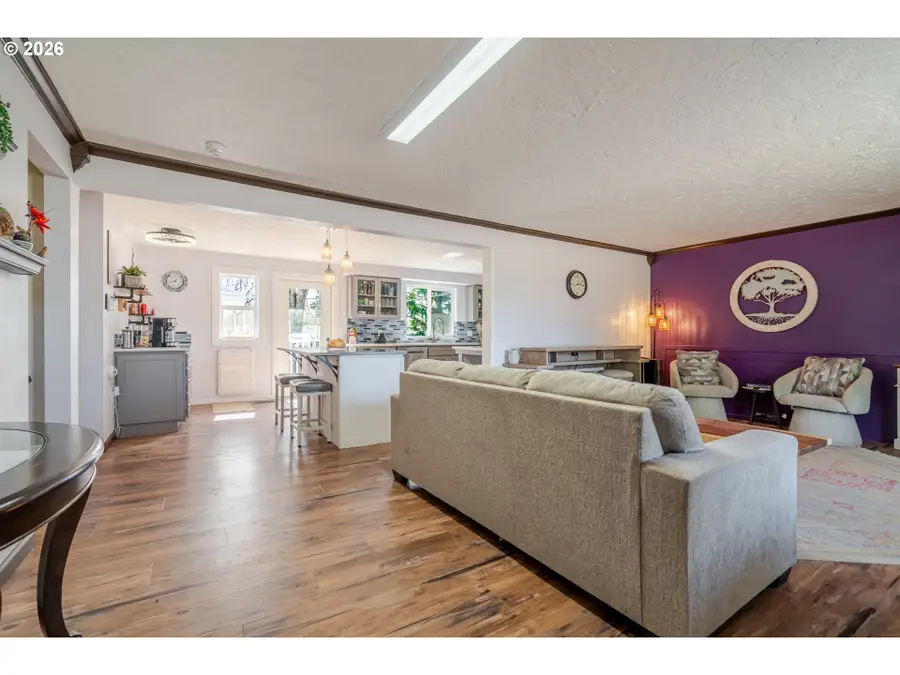 656 NW Thornton Lake Dr, Albany, OR 97321 - #3