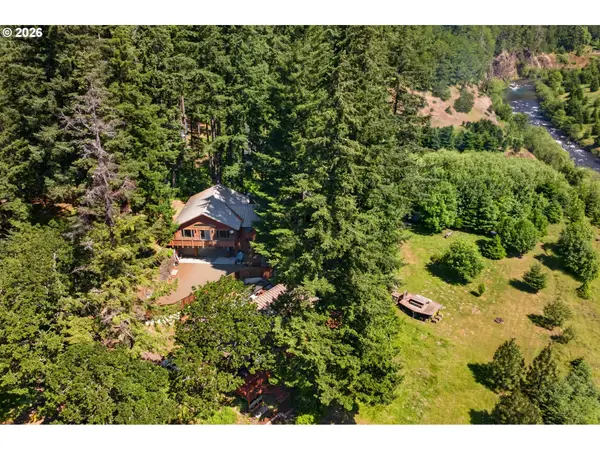 41 Private Lake Rd, WhiteSalmon, WA 98672