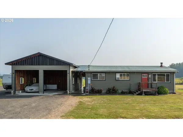 126 W Sunny Sands Rd, Cathlamet, WA 98612