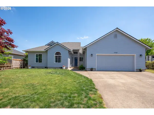 1797 NW Whitecliff Dr, Albany, OR 97321