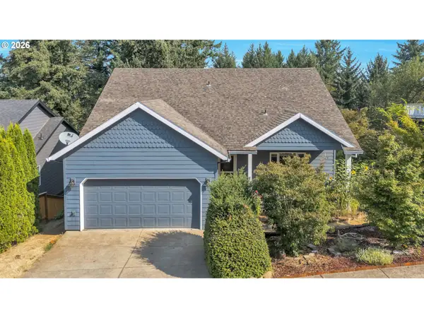 719 SE Forest Glen Rd, Estacada, OR 97023