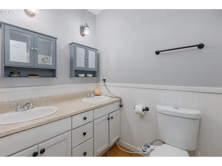 886 SW Birch St, Dallas, OR 97338 - Image #3