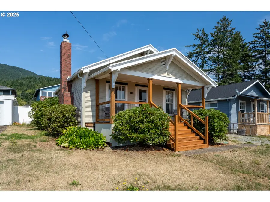 210 Cypress Ave, Garibaldi, OR 97118 - #3