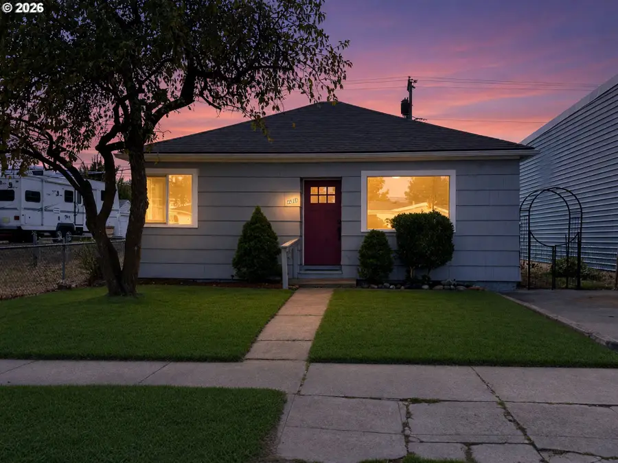 208 E Main St, Goldendale, WA 98620 - #2