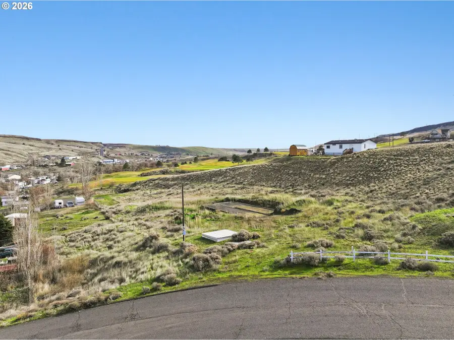 1100 Columbia View Dr, Arlington, OR 97812 - #2