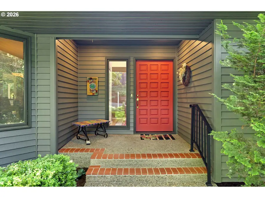 1933 SW Broadleaf Dr, Portland, OR 97219 - #2