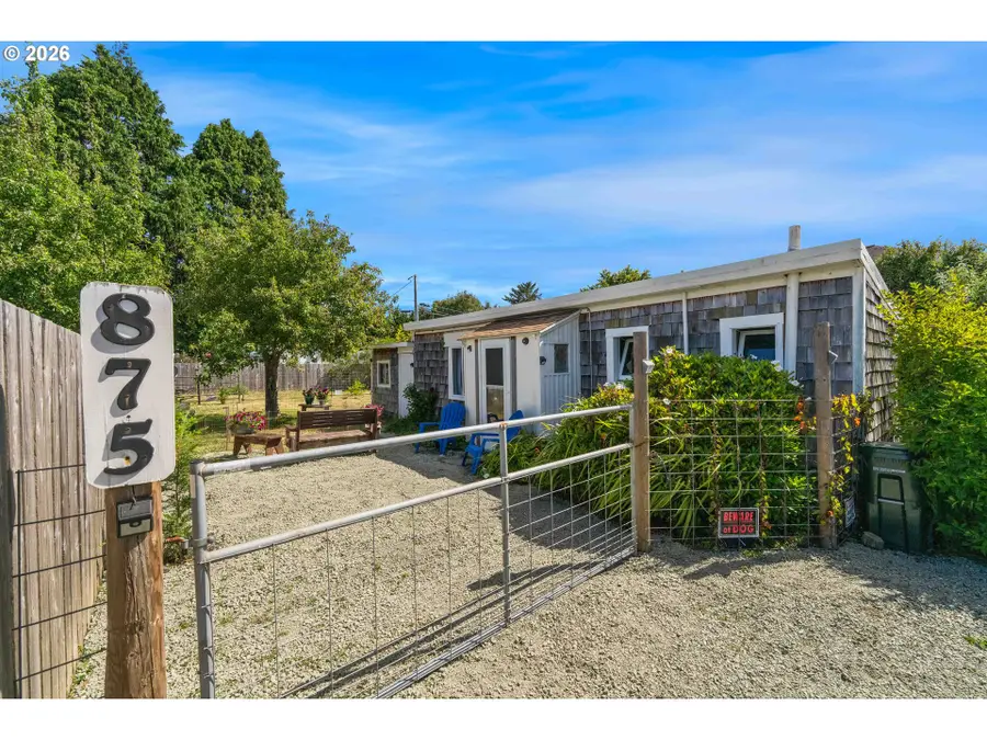 875 Division St Ne, Bandon, OR 97411 - #2