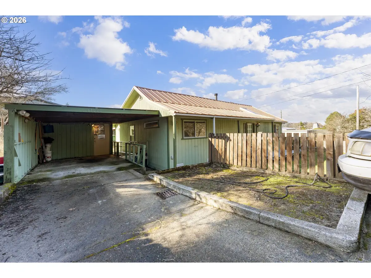 63696 Harriet Rd, Bunker Hill, OR 97420 - #1